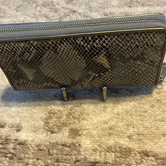 NWT COACH SIVER/GRAY CNB EX L TURN LOCK ACC ZIP # F50021 - Picture 6 of 11